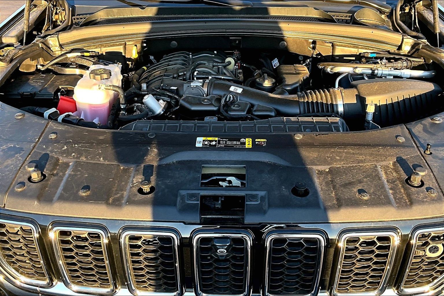 2025 Jeep Grand Cherokee Overland - Photo 12