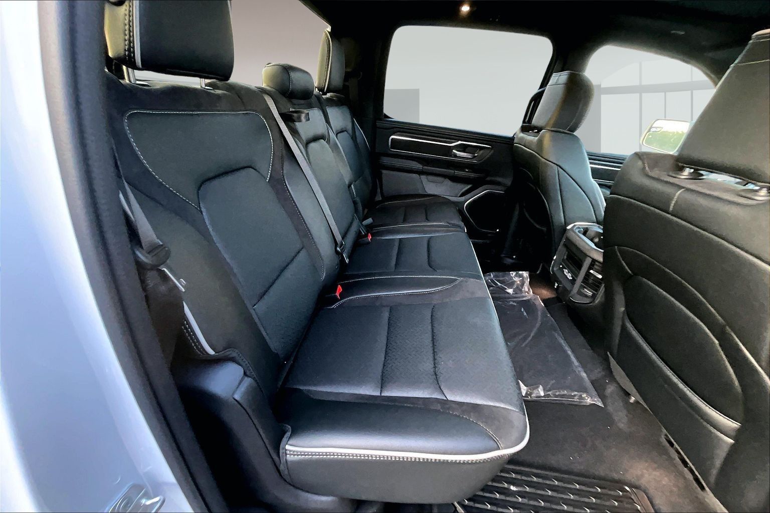2025 RAM 1500 Laramie - Photo 10