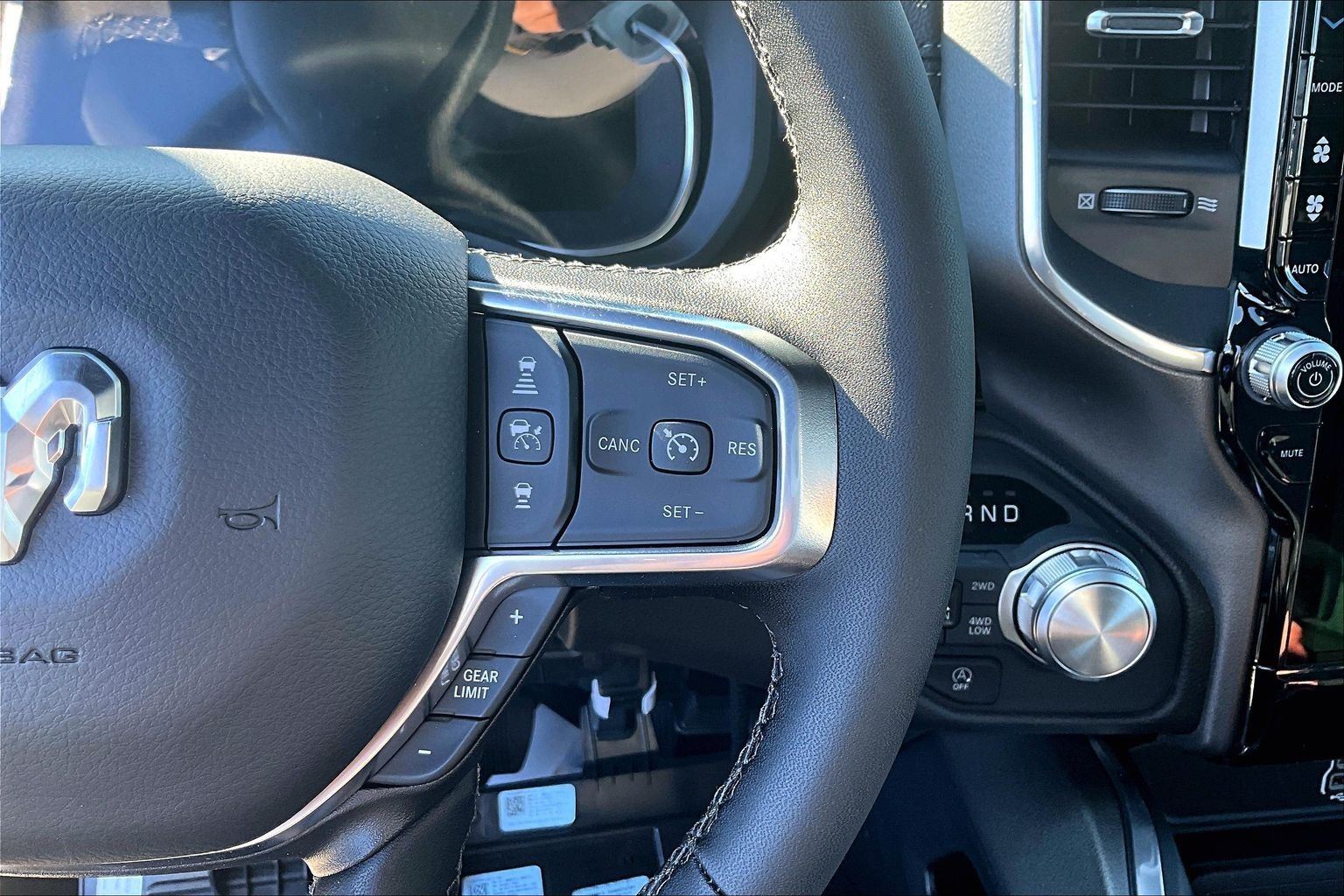 2025 RAM 1500 Laramie - Photo 17