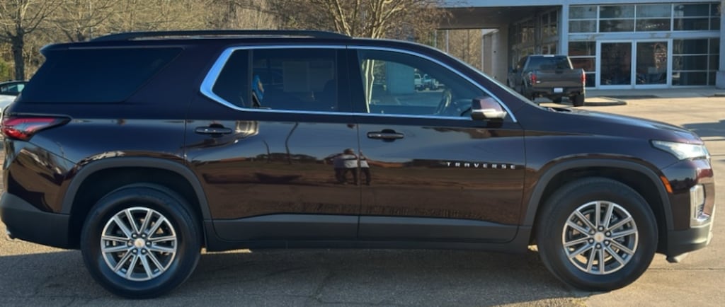 Used 2022 Chevrolet Traverse LT SUV