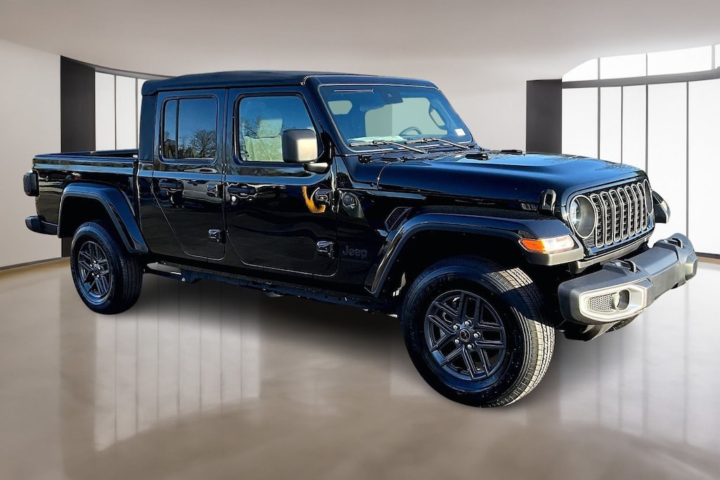 New 2025 Jeep Gladiator Sport Pickup
