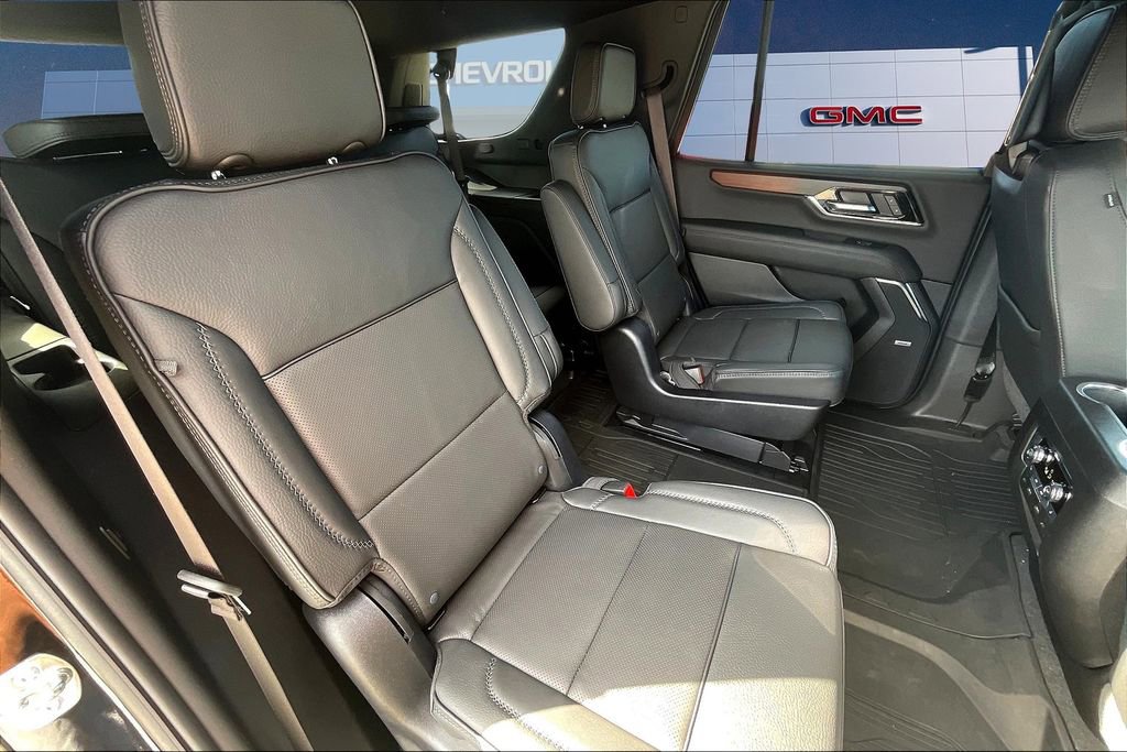 2025 GMC Yukon Denali - Photo 9