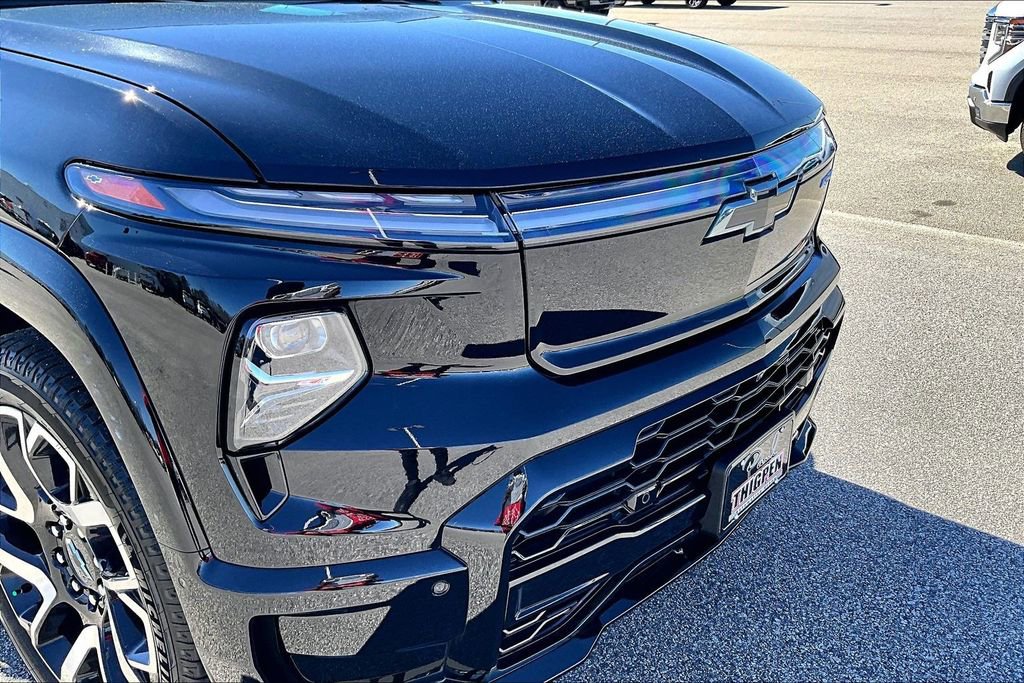 2024 Chevrolet Silverado EV RST - Photo 15