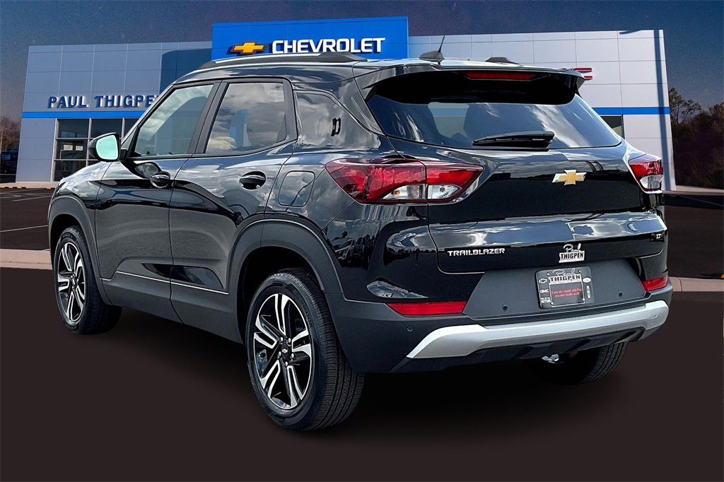2025 Chevrolet Trailblazer LT photo 3