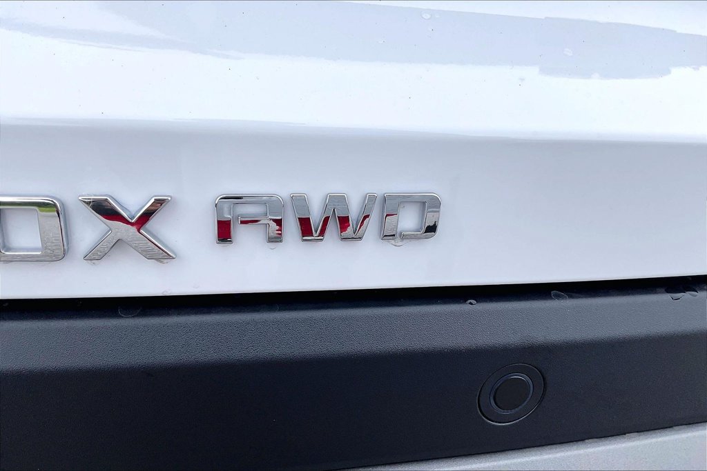 2027 Chevrolet Equinox LT - Photo 14