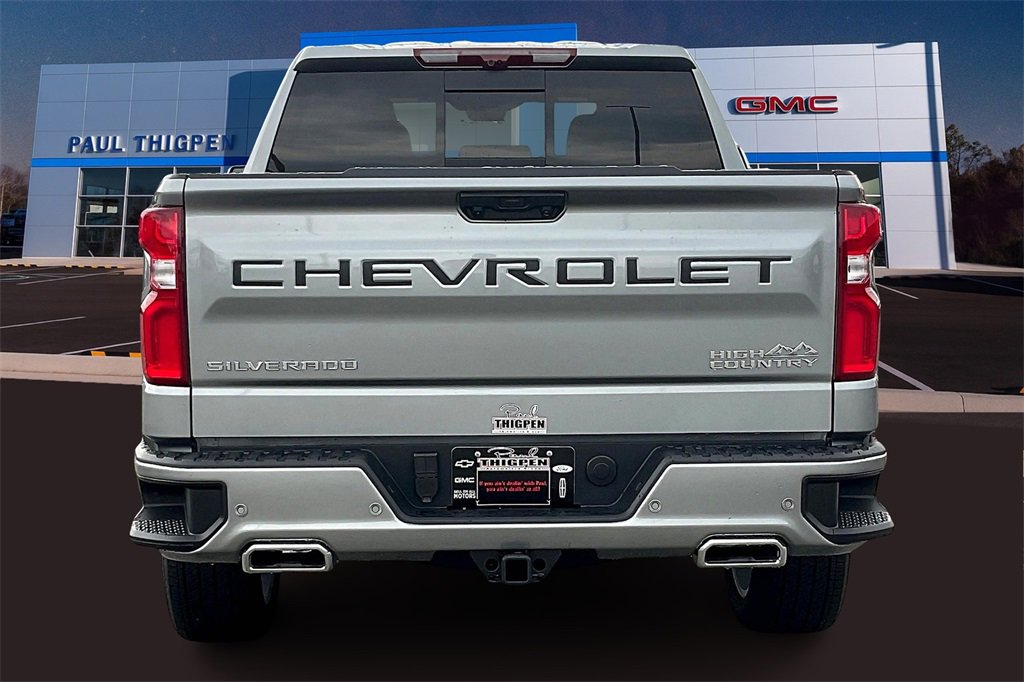 2025 Chevrolet Silverado 1500 High Country photo 3