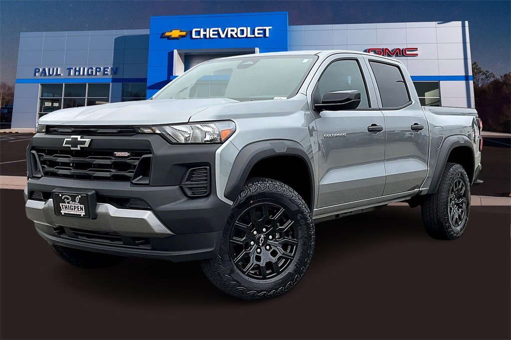 2026 Chevrolet Colorado Trail Boss photo 2