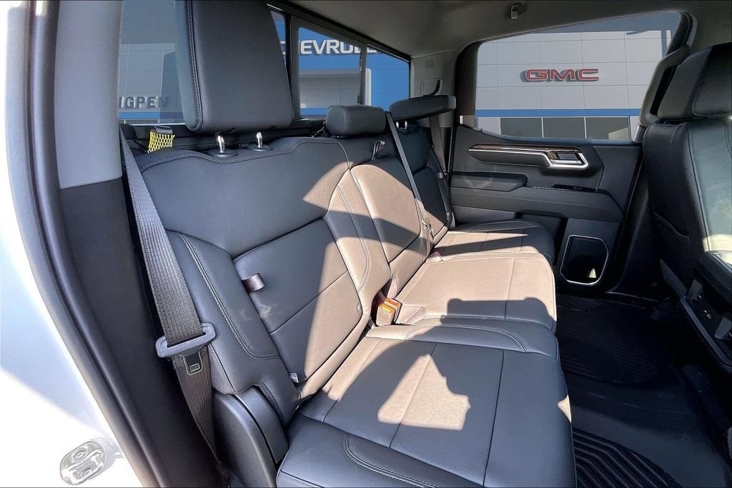 2026 Chevrolet Silverado 1500 LT - Photo 10