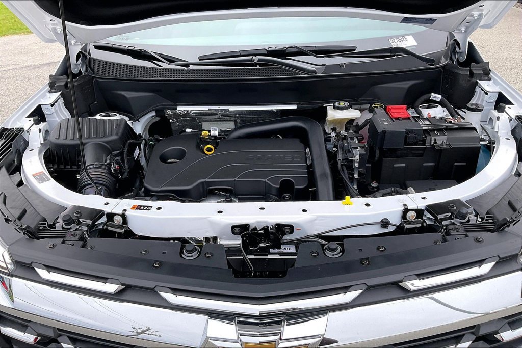 2027 Chevrolet Equinox LT - Photo 11