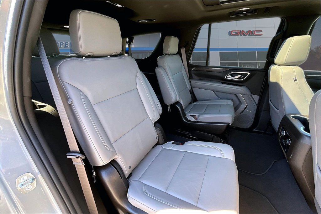 2026 Chevrolet Suburban Premier - Photo 9