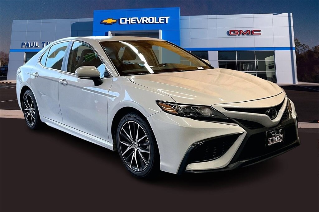 Used 2024 Toyota Camry SE Sedan