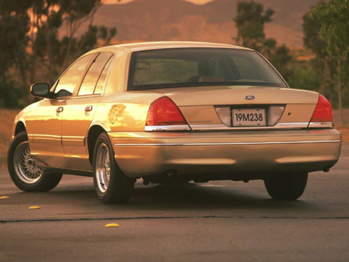 1999 Ford Crown Victoria LX's photo