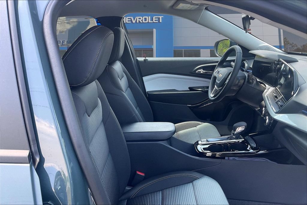 2026 Chevrolet Trax LT - Photo 9