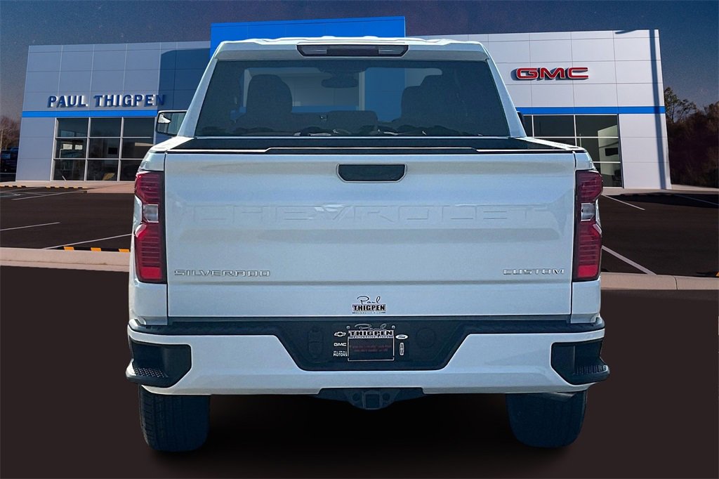 2026 Chevrolet Silverado 1500 Custom photo 4