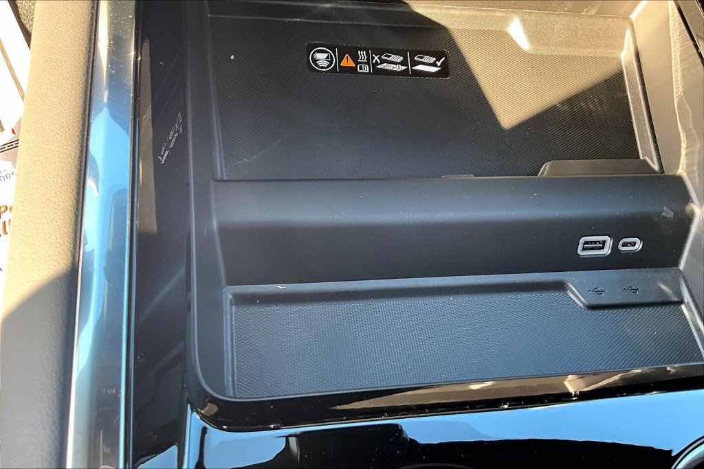 2026 Chevrolet Suburban High Country - Photo 24