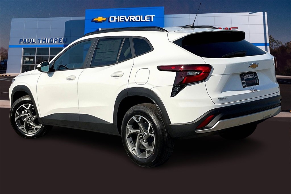 2026 Chevrolet Trax LT photo 2
