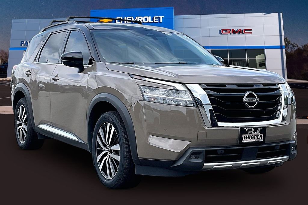 2023 Nissan Pathfinder Platinum 2WD's photo
