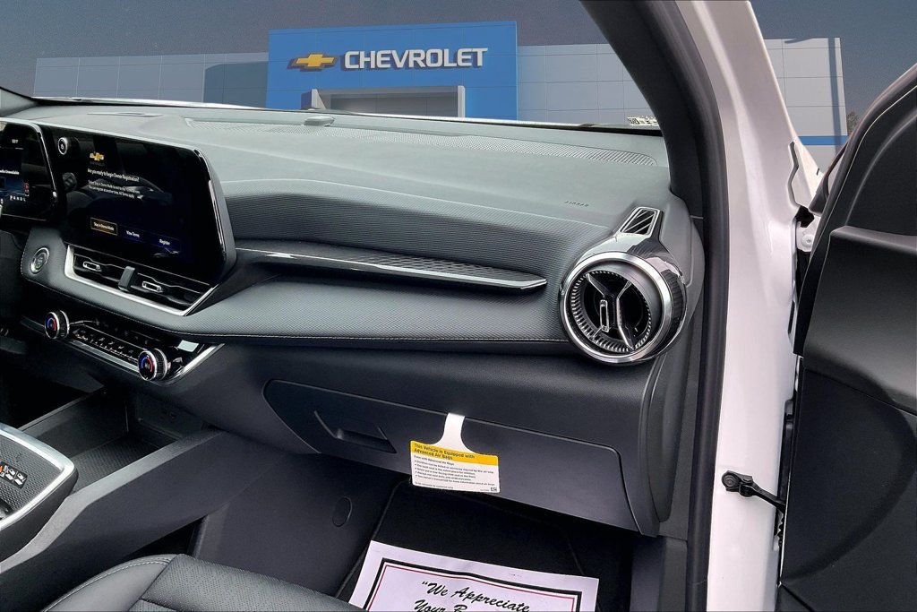 2027 Chevrolet Equinox LT - Photo 29
