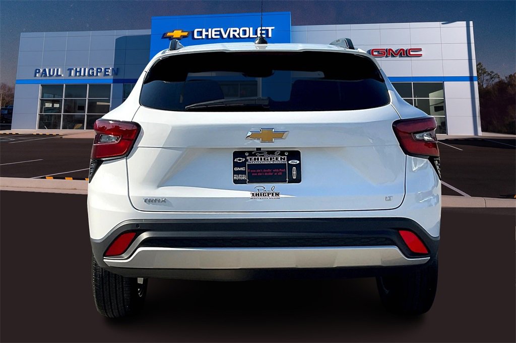 2026 Chevrolet Trax LT photo 3