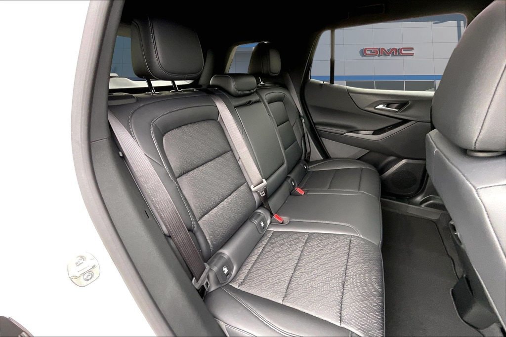 2027 Chevrolet Equinox LT - Photo 10