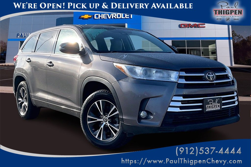 2018 Toyota Highlander LE Plus's photo