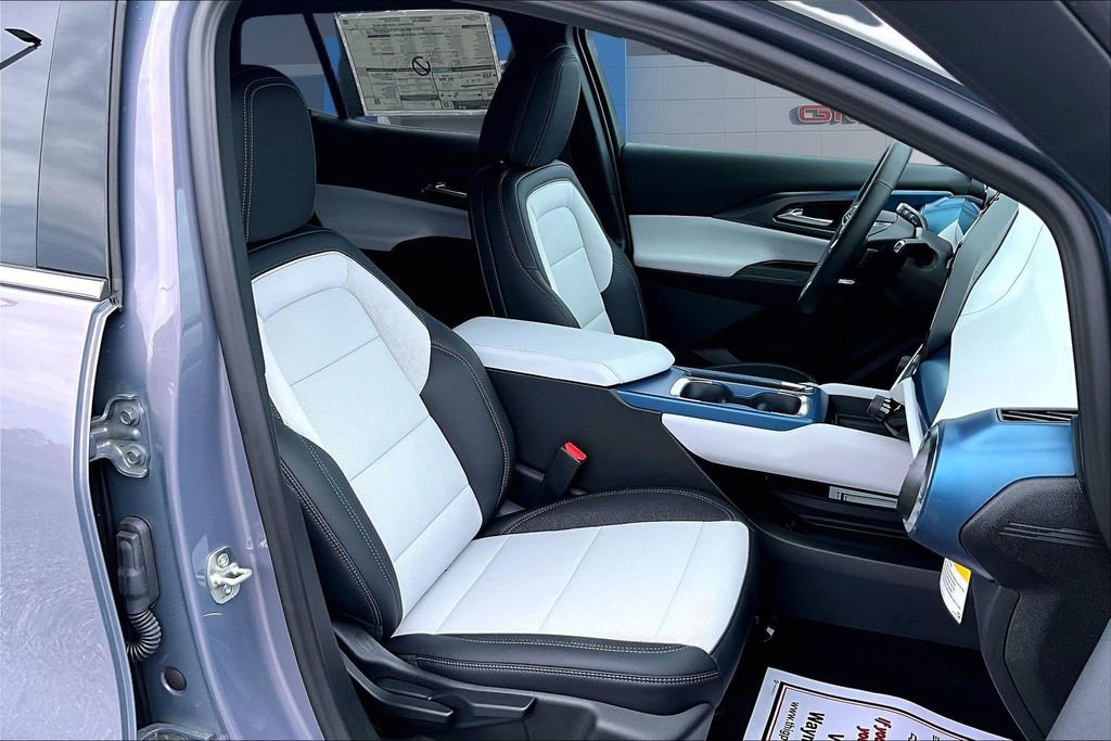 2025 Chevrolet Equinox EV 1LT - Photo 8