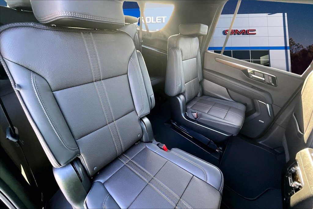 2026 Chevrolet Suburban High Country - Photo 10