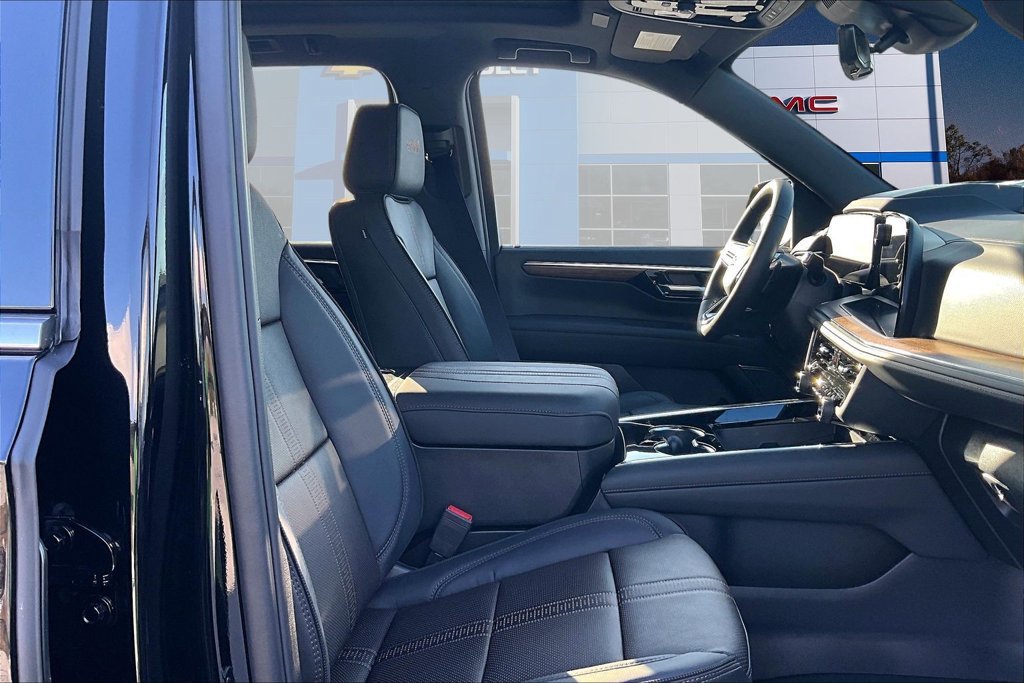 2026 Chevrolet Suburban High Country - Photo 9