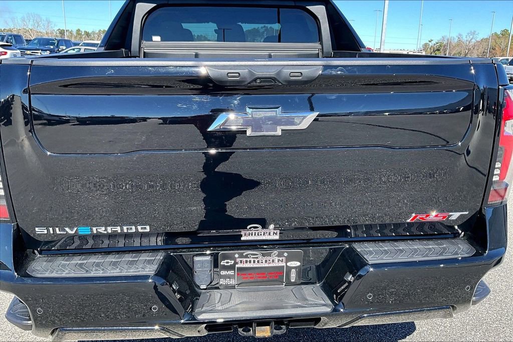 2024 Chevrolet Silverado EV RST - Photo 11