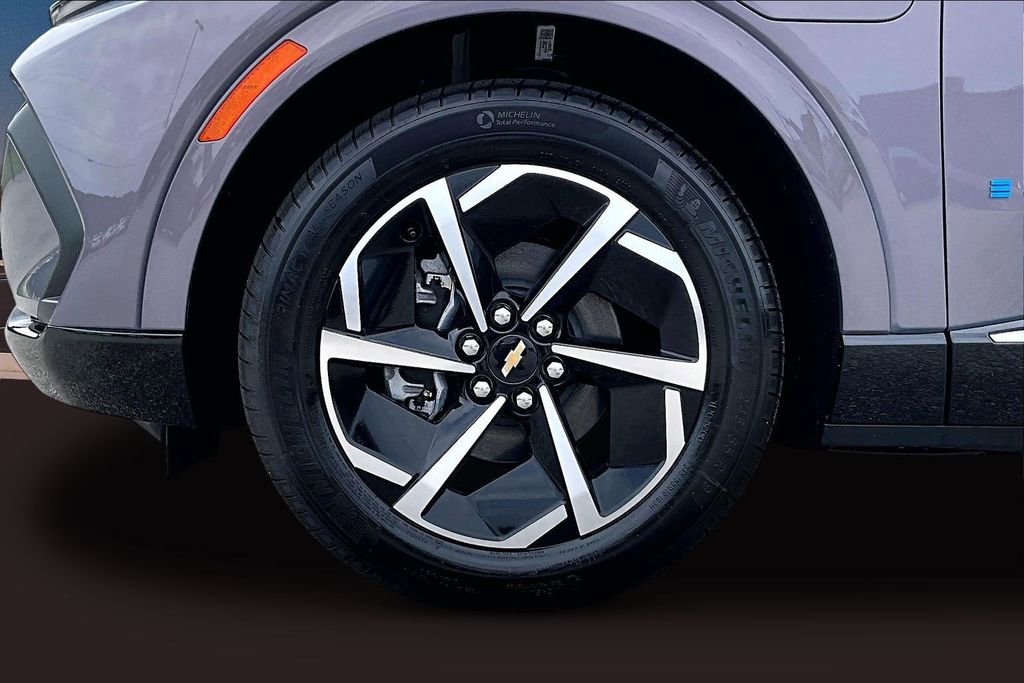 2025 Chevrolet Equinox EV 1LT - Photo 11
