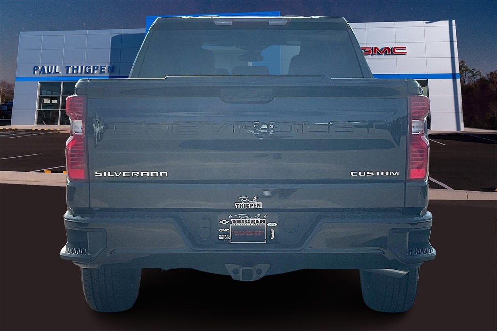 2026 Chevrolet Silverado 1500 Custom photo 4