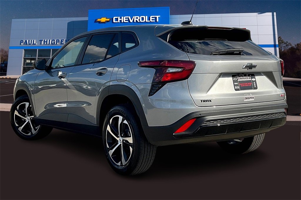 2026 Chevrolet Trax photo 2