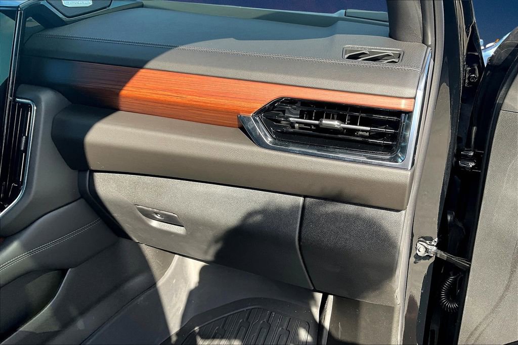 2025 GMC Yukon Denali - Photo 27