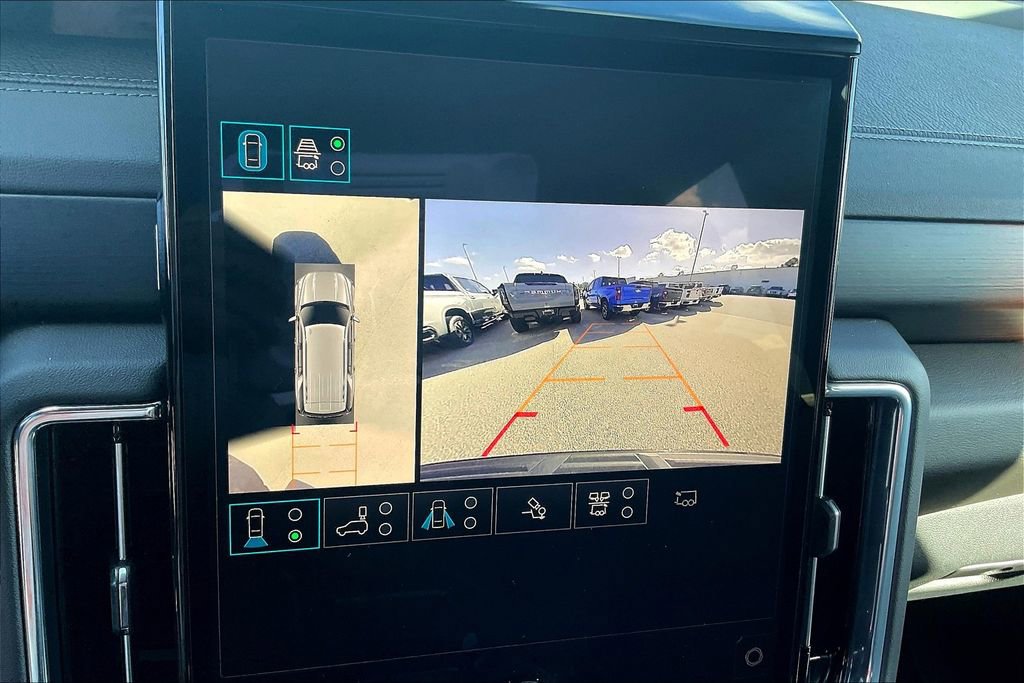 2025 GMC Yukon Denali - Photo 21