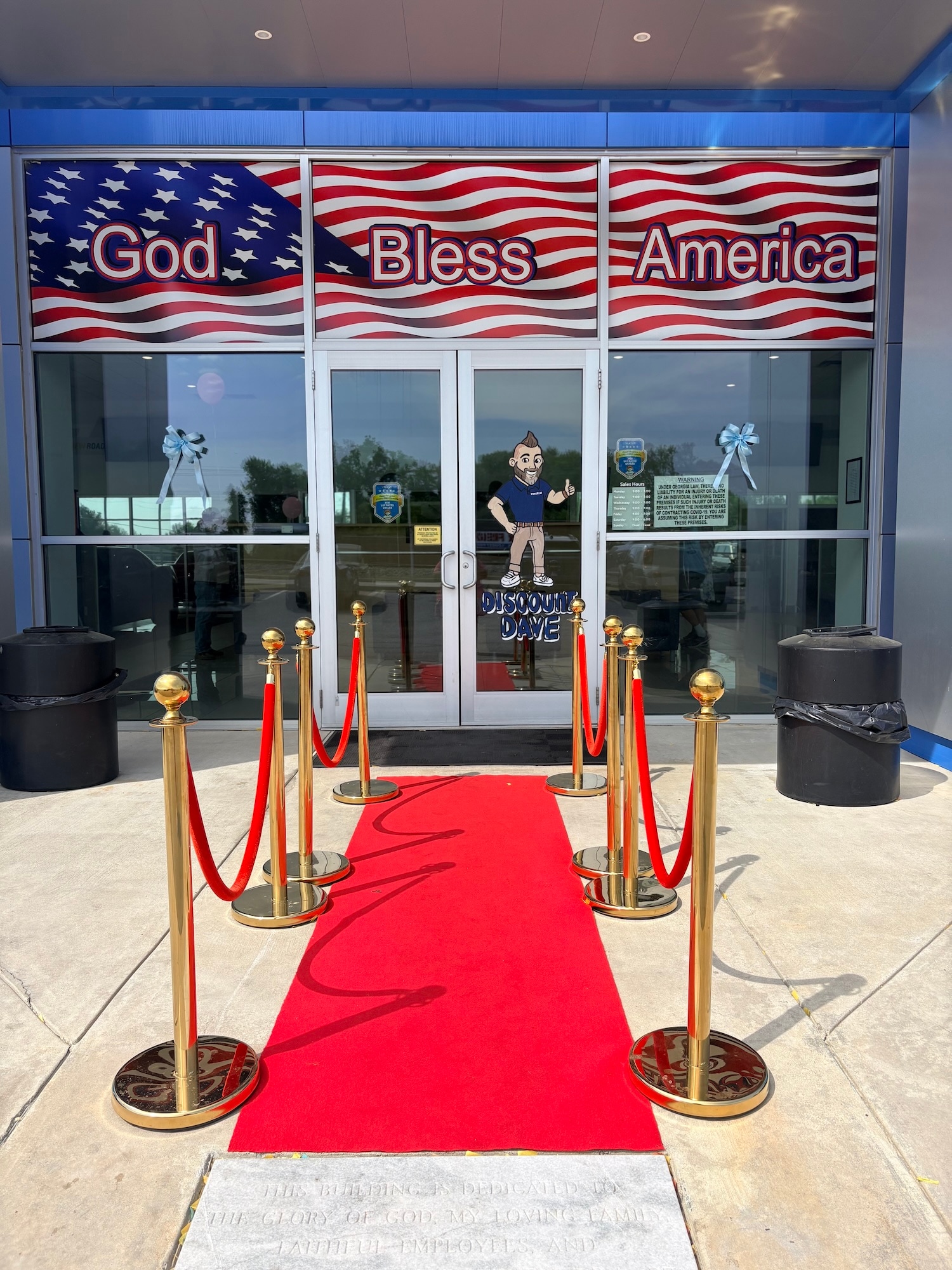 Additional customer seating at Paul Thigpen Chevrolet GMC