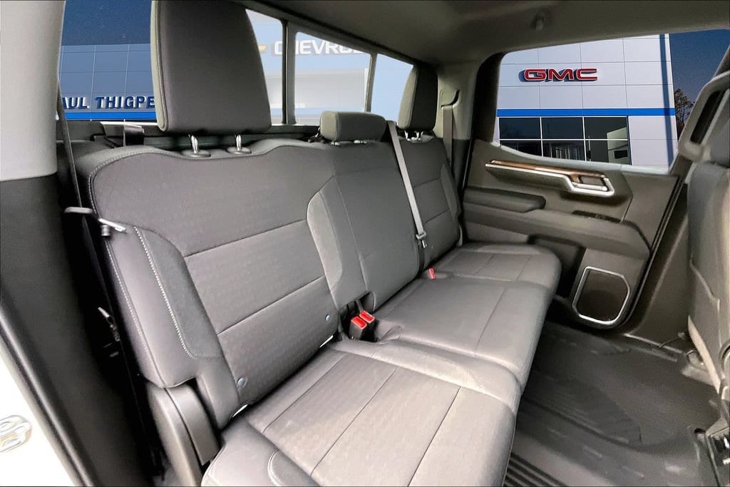 2026 Chevrolet Silverado 1500 LT - Photo 9