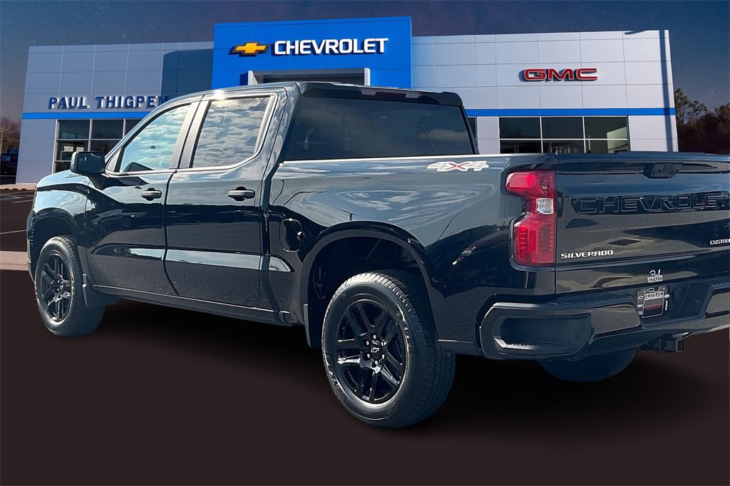 2026 Chevrolet Silverado 1500 Custom photo 3