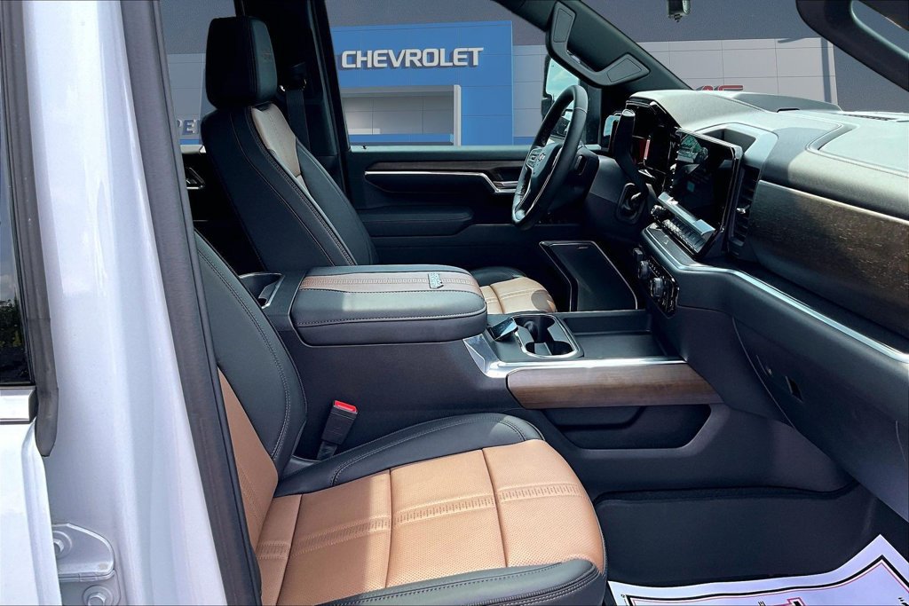 2026 Chevrolet Silverado 3500 HD High Country - Photo 8