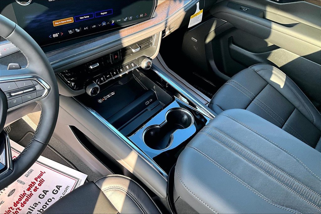 2026 Chevrolet Suburban High Country - Photo 25