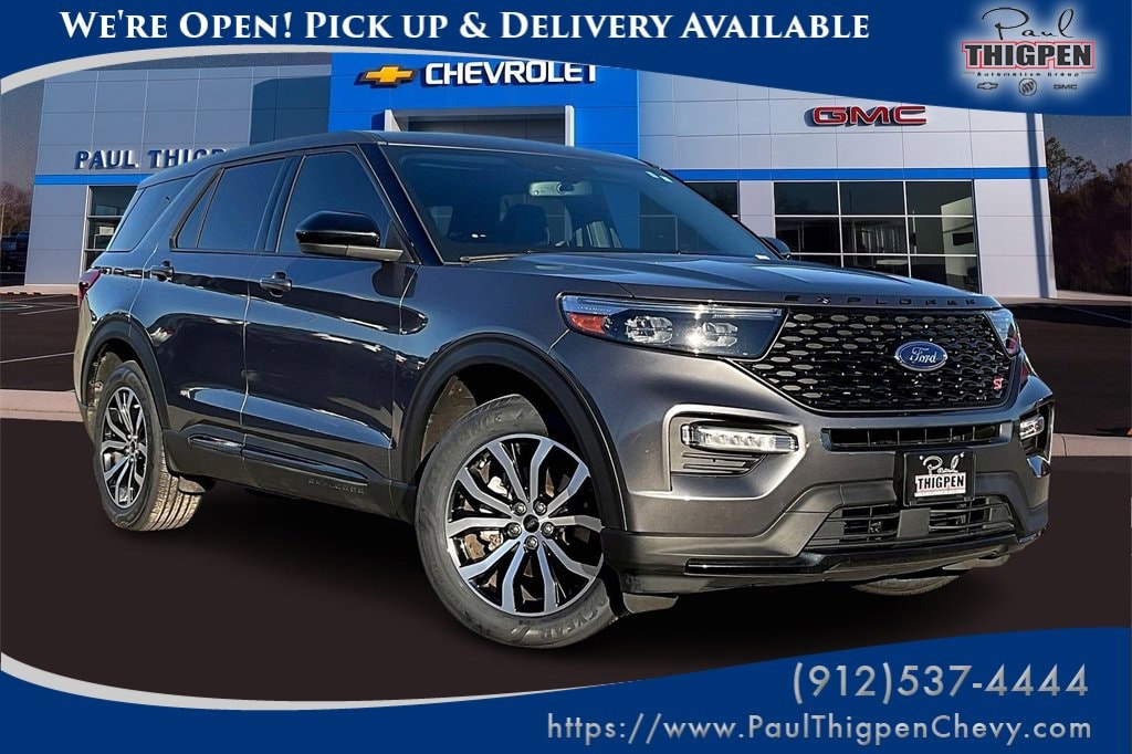 2022 Ford Explorer ST's photo