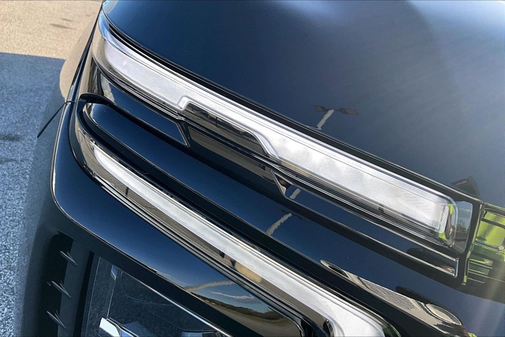 2026 Chevrolet Suburban High Country - Photo 18