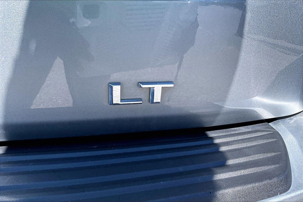 2026 Chevrolet Suburban Premier - Photo 12