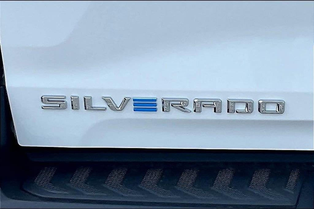 2026 Chevrolet Silverado EV LT - Photo 12