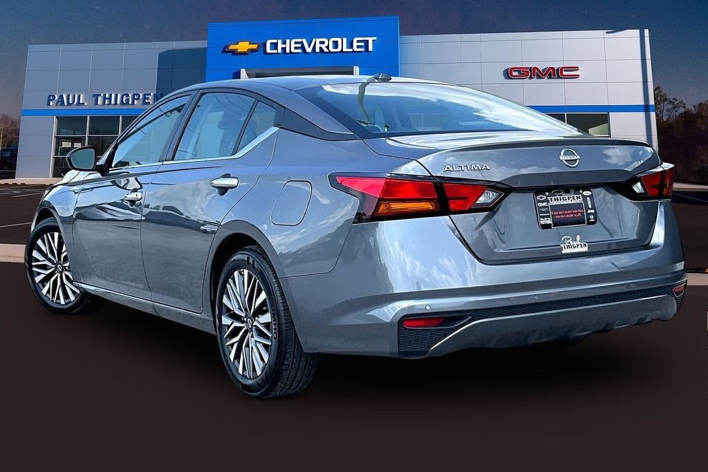 Used 2025 Nissan Altima SV Sedan