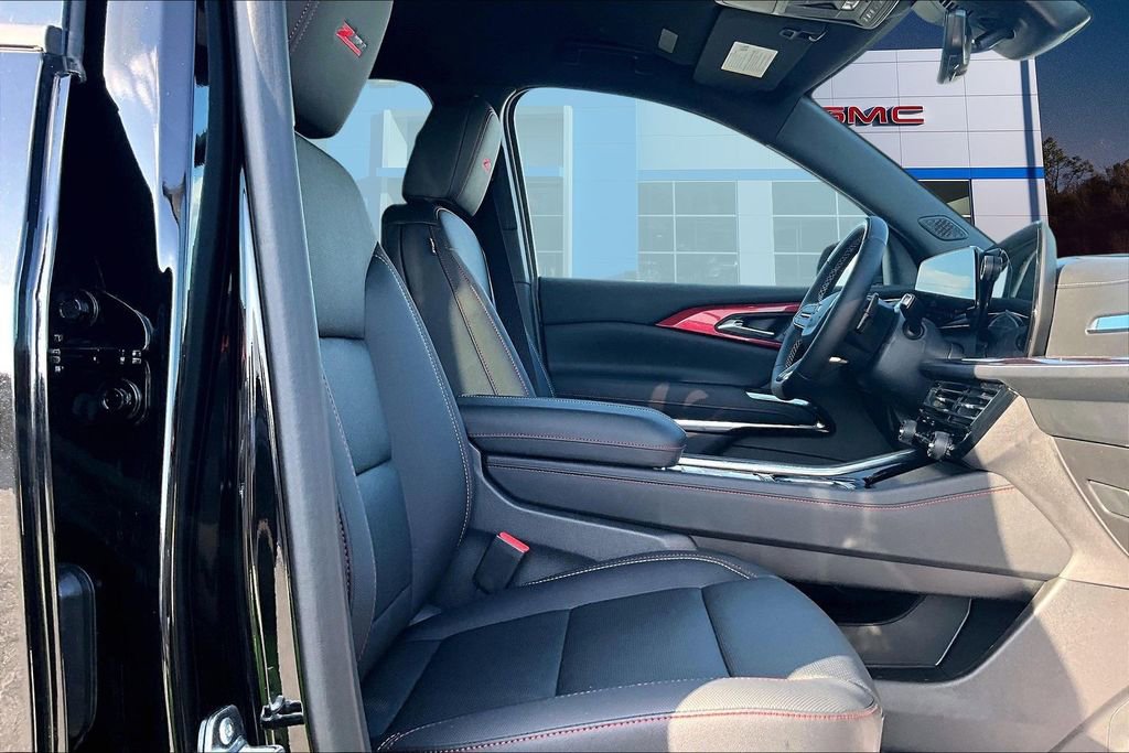 2026 Chevrolet Traverse Z71 - Photo 8