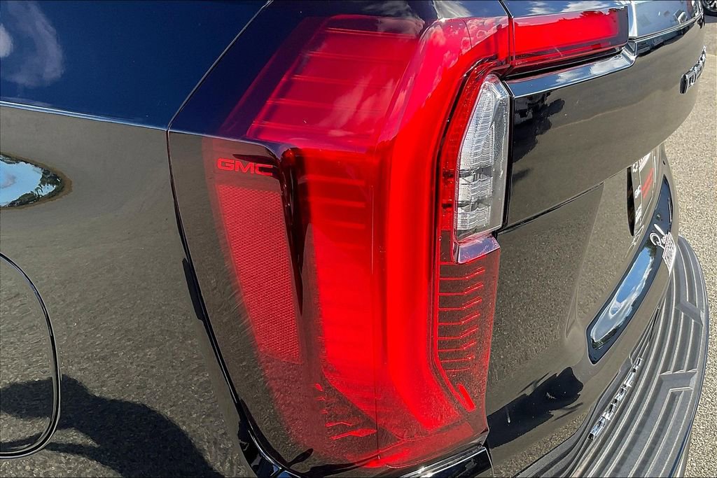 2025 GMC Yukon Denali - Photo 25