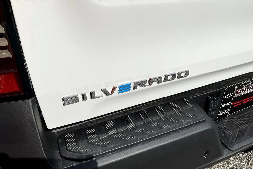 2026 Chevrolet Silverado EV LT - Photo 12