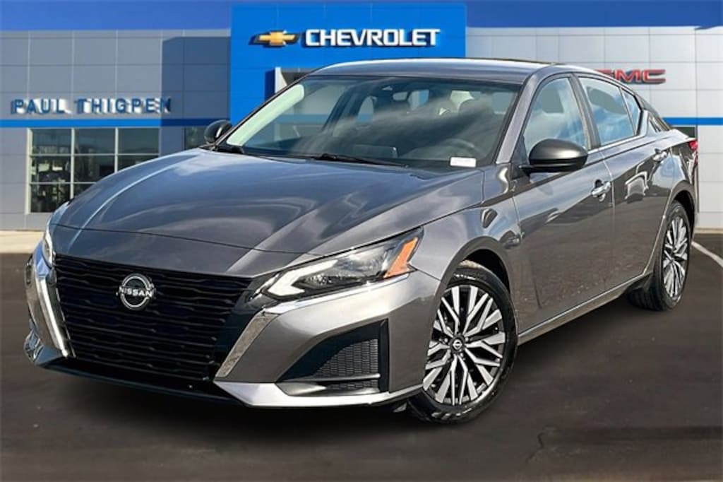 Used 2024 Nissan Altima 2.5 SV