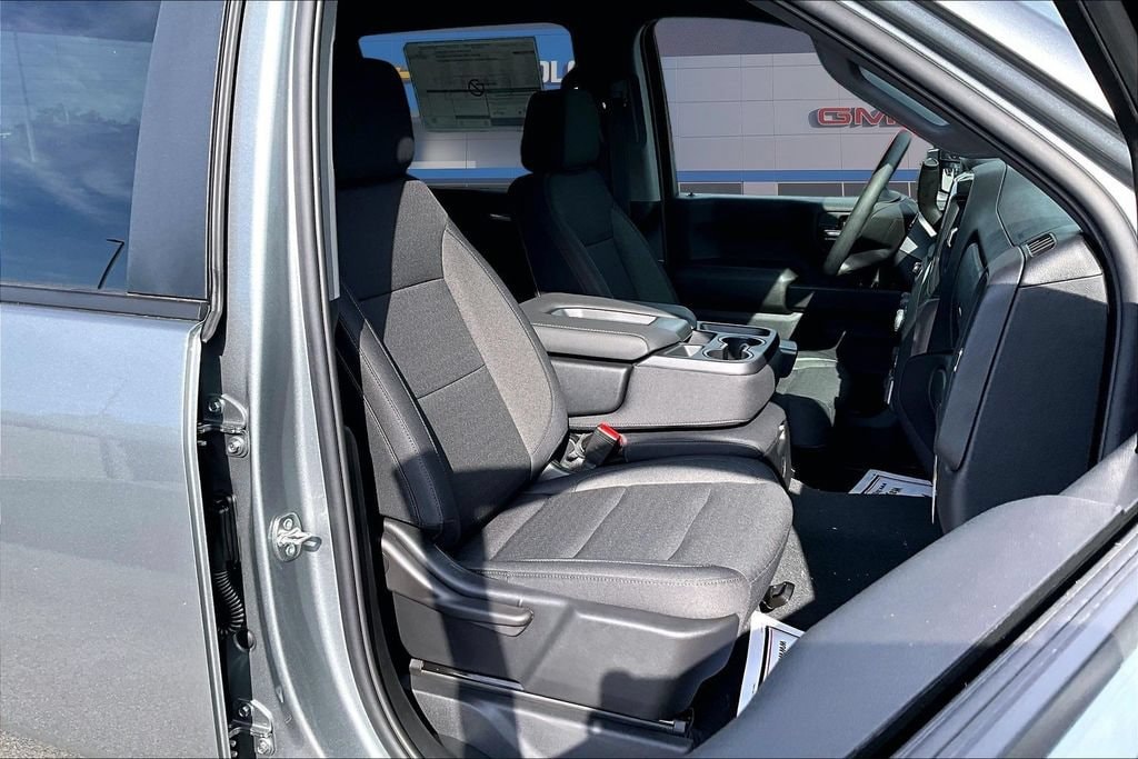 2026 Chevrolet Silverado 2500 HD Custom - Photo 8