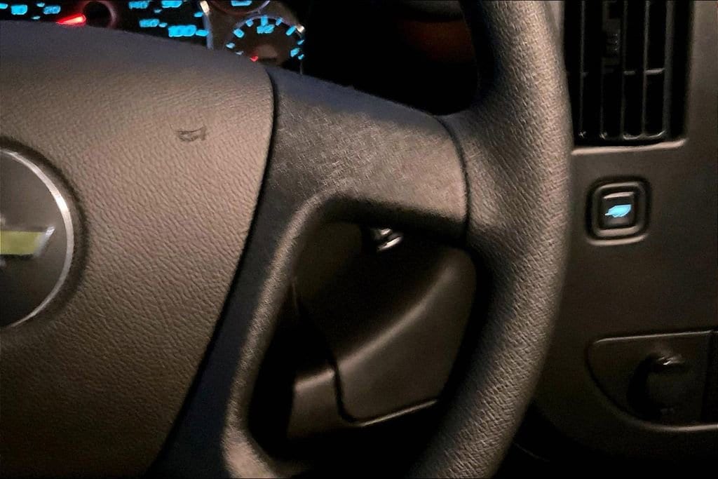 2025 Chevrolet Express Cargo Work Van - Photo 19